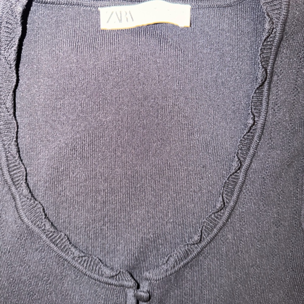 Zara Elegant Black Knit Blouse - Picture 2 of 3